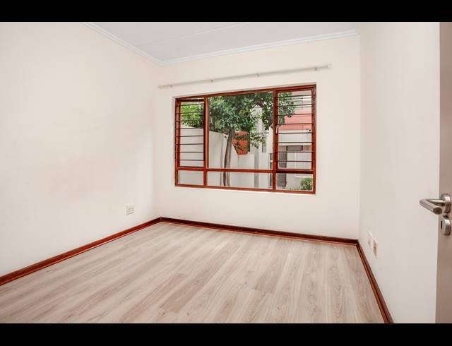 1 BEDROOM APARTMENT FOR SALE IN LONEHILL